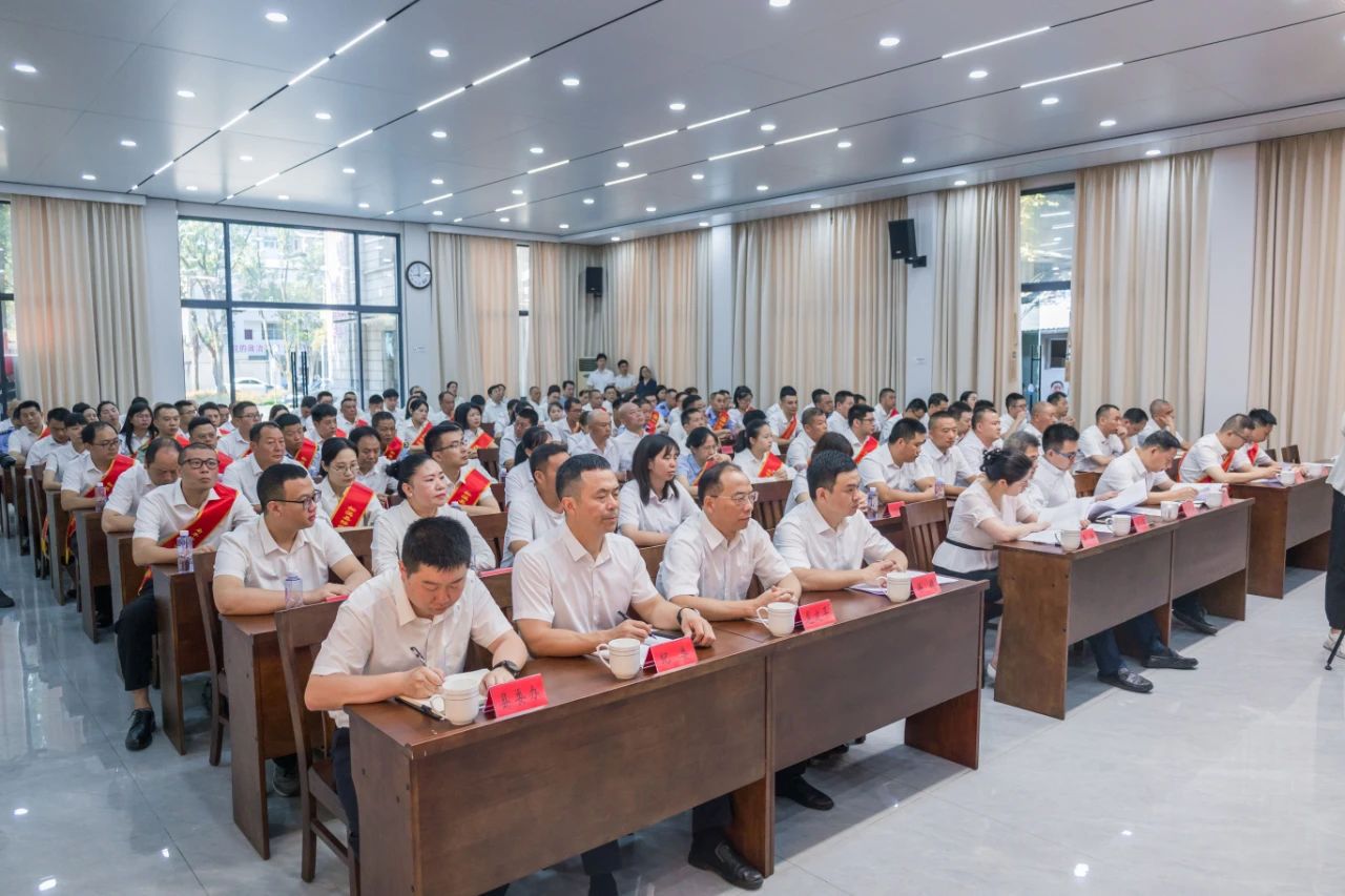 喜報！易順建工集團(tuán)與總經(jīng)理李晉恒雙雙榮獲松溪縣“6·9”極端暴雨洪澇災(zāi)害防御優(yōu)秀表彰。